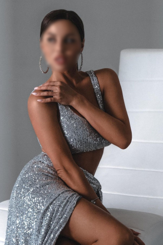 Проститутка Питера Алла Брюнетка c 3 размером груди у метро Проспект Просвещения Санкт-Петербург Фото-4